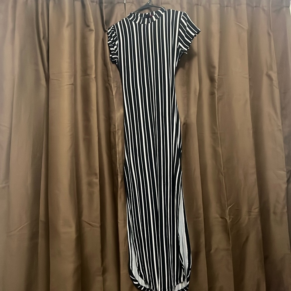 black and white maxi dress